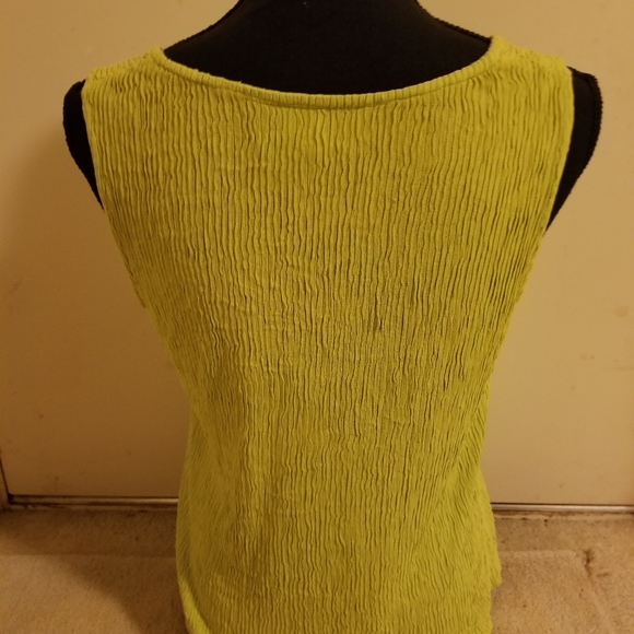 Wrinkle-free lime tank top shell - Picture 2 of 2